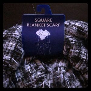 Black, white, grey blanket scarf